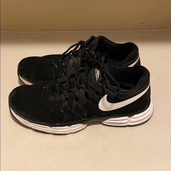 nike tennis shoes mens
